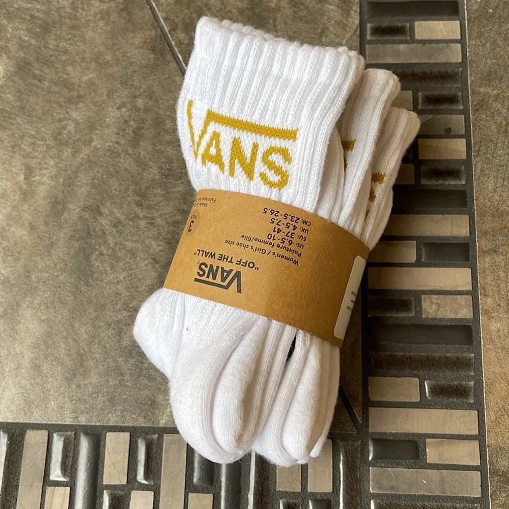 VANS “Off The Wall” Women’s 3 pairs socks set NWT